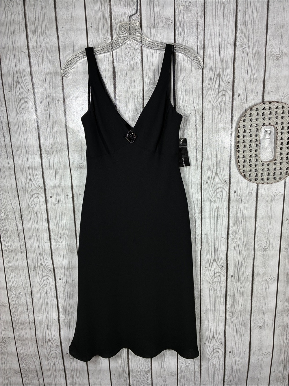 Jones New York Classic Black V-Neck Dress Size 4